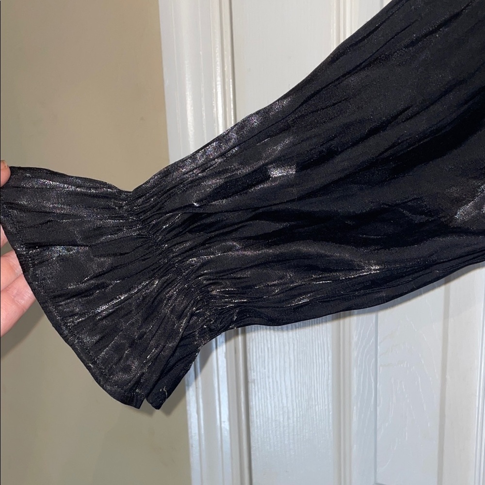 Andree Elegant Black Blouse - Picture 2 of 5